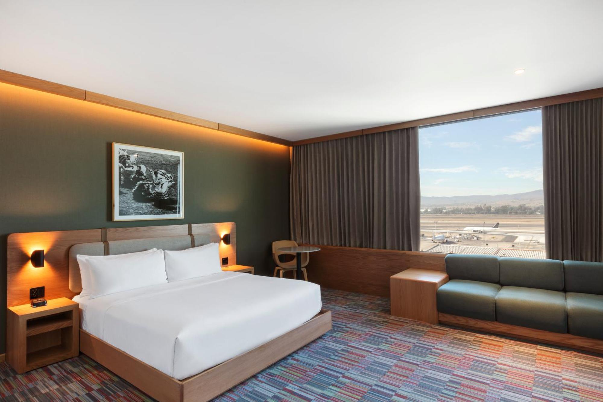 Hilton Garden Inn Guadalajara Airport El Zapote  エクステリア 写真