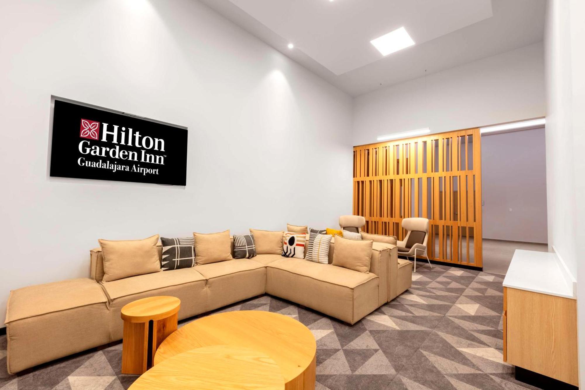 Hilton Garden Inn Guadalajara Airport El Zapote  エクステリア 写真