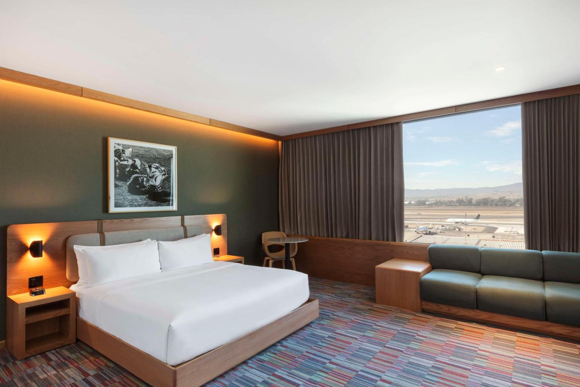 Hilton Garden Inn Guadalajara Airport El Zapote  エクステリア 写真