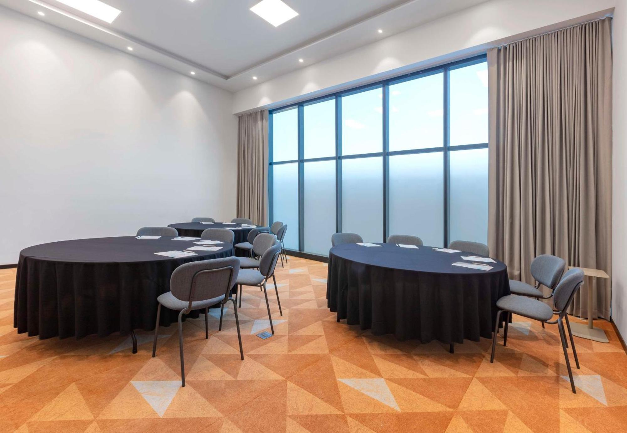 Hilton Garden Inn Guadalajara Airport El Zapote  エクステリア 写真